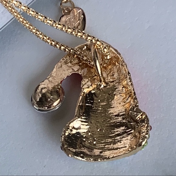 🎅🏻🆕 Betsey Johnson Style - Christmas Hat Necklace - Picture 4 of 4